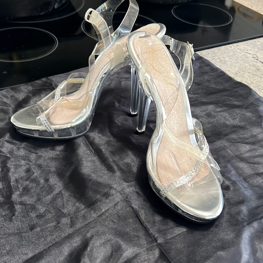 Clear Posing Heels w/ Diamond Design 💎
